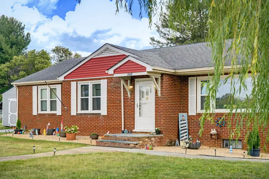 248 Stuart Ave, Stuarts Draft, VA 24477 - #2