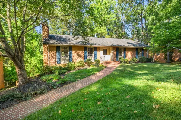 1209 Pinehurst Rd, Staunton, VA 24401