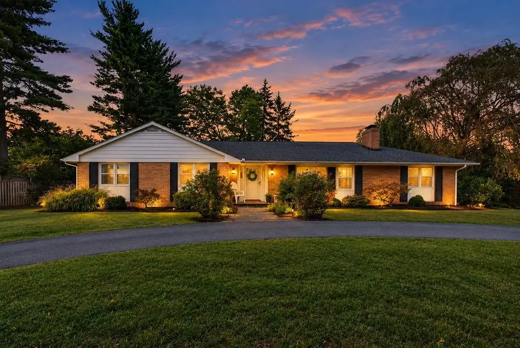 1290 Sunset Ln, Waynesboro, VA 22980 - #1