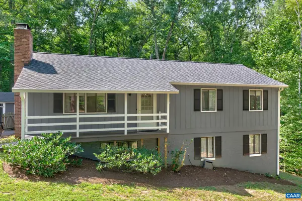 218 Pineridge Ln, Charlottesville, VA 22911