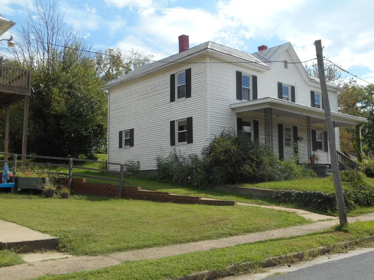 312 First St, Shenandoah, VA 22849 - #1