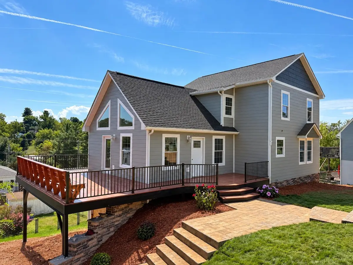 2400 Cole Ave, Staunton, VA 24401 - #1