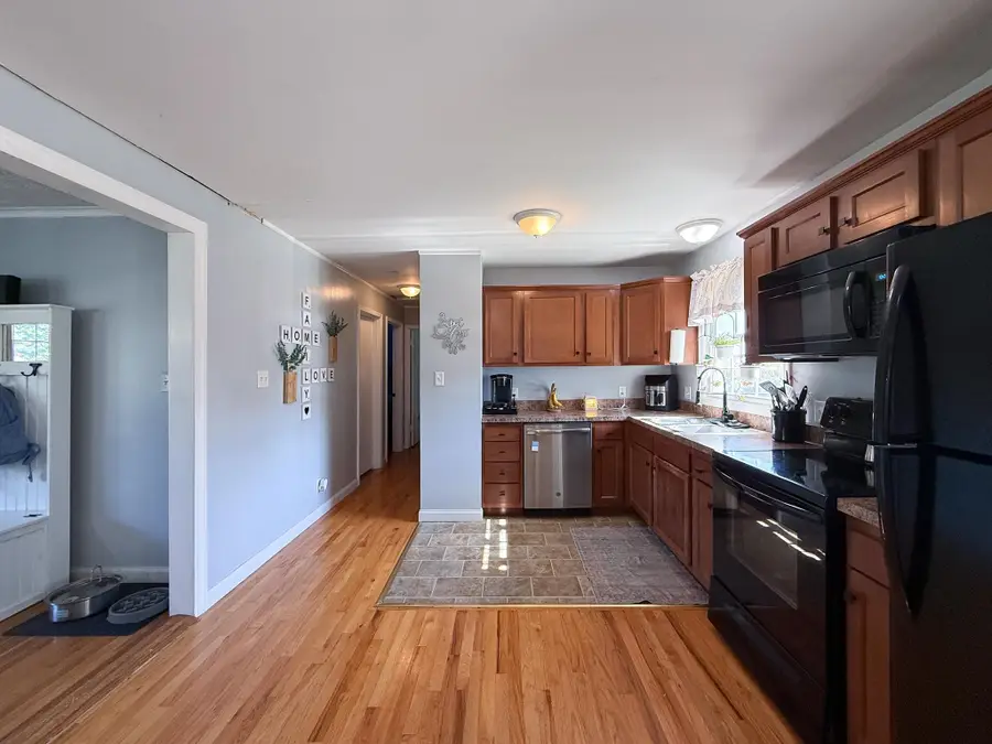 2002 Dogwood Ave, Grottoes, VA 24441 - #3