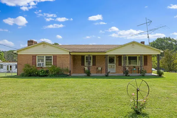1096 Cold Springs Rd, Stuarts Draft, VA 24477