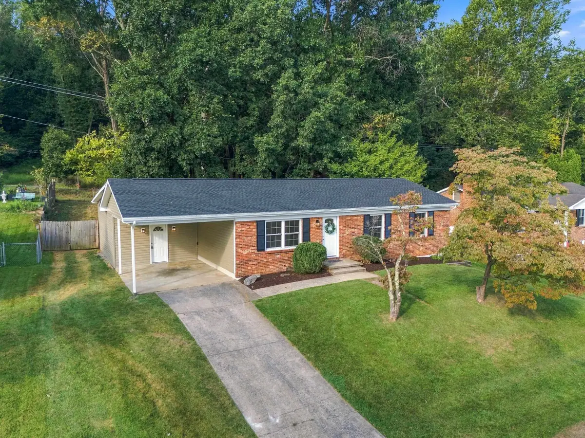 661 Gloria Pl, Staunton, VA 24401 - #1