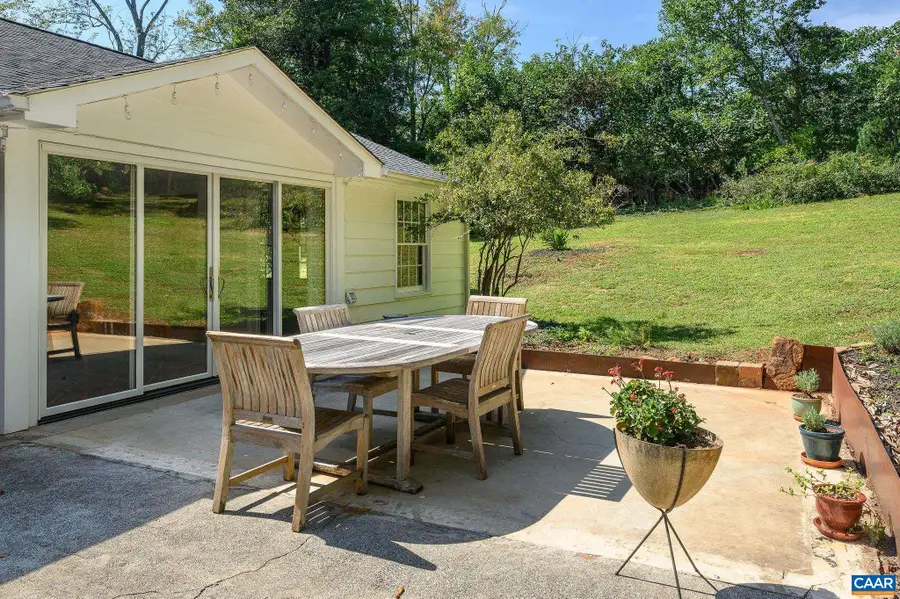 1701 Kenwood Ln, Charlottesville, VA 22901 - #2