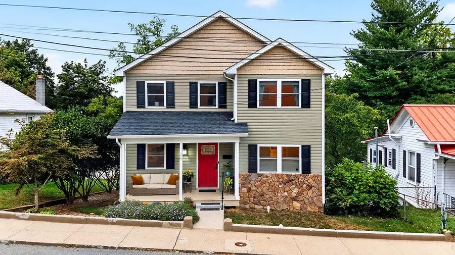 26 Lake Ave, Staunton, VA 24401 - #3