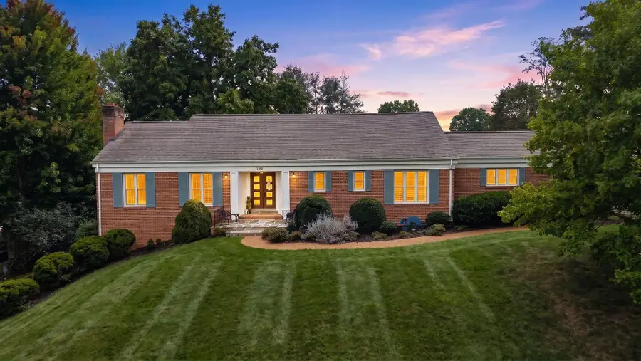 105 Woodland Dr, Staunton, VA 24401 - #2