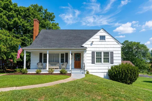 415 Cherry Ave, Waynesboro, VA 22980