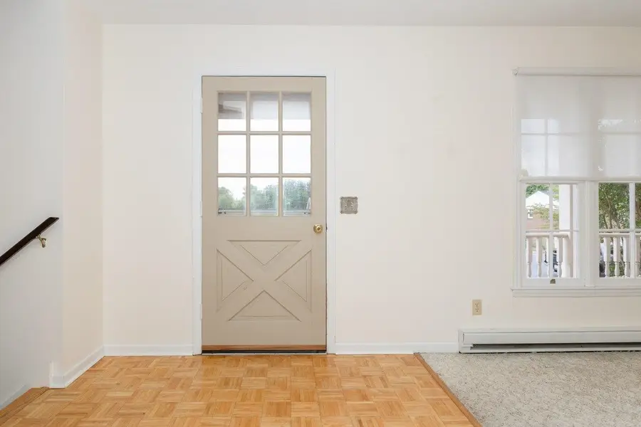 322 Ann St, Staunton, VA 24401 - #2