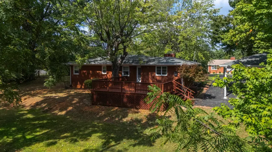 119 Greenwood Rd, Staunton, VA 24401 - #2