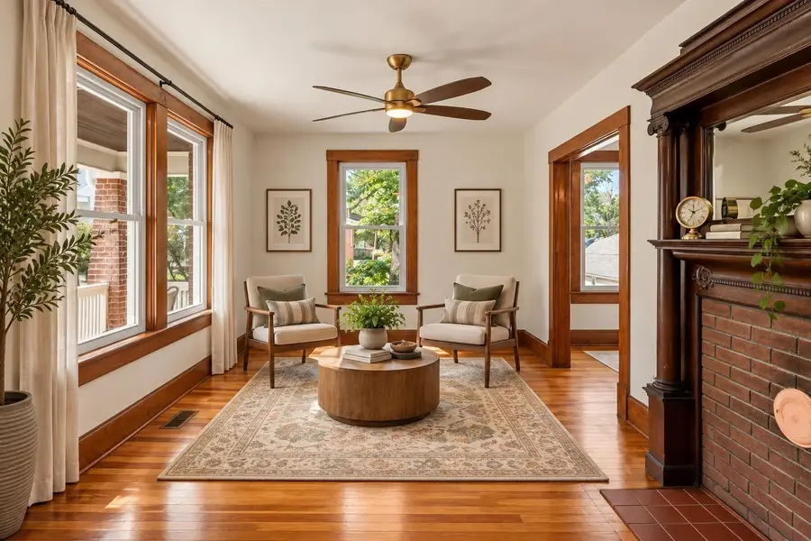 221 W Peabody St, Staunton, VA 24401 - #2