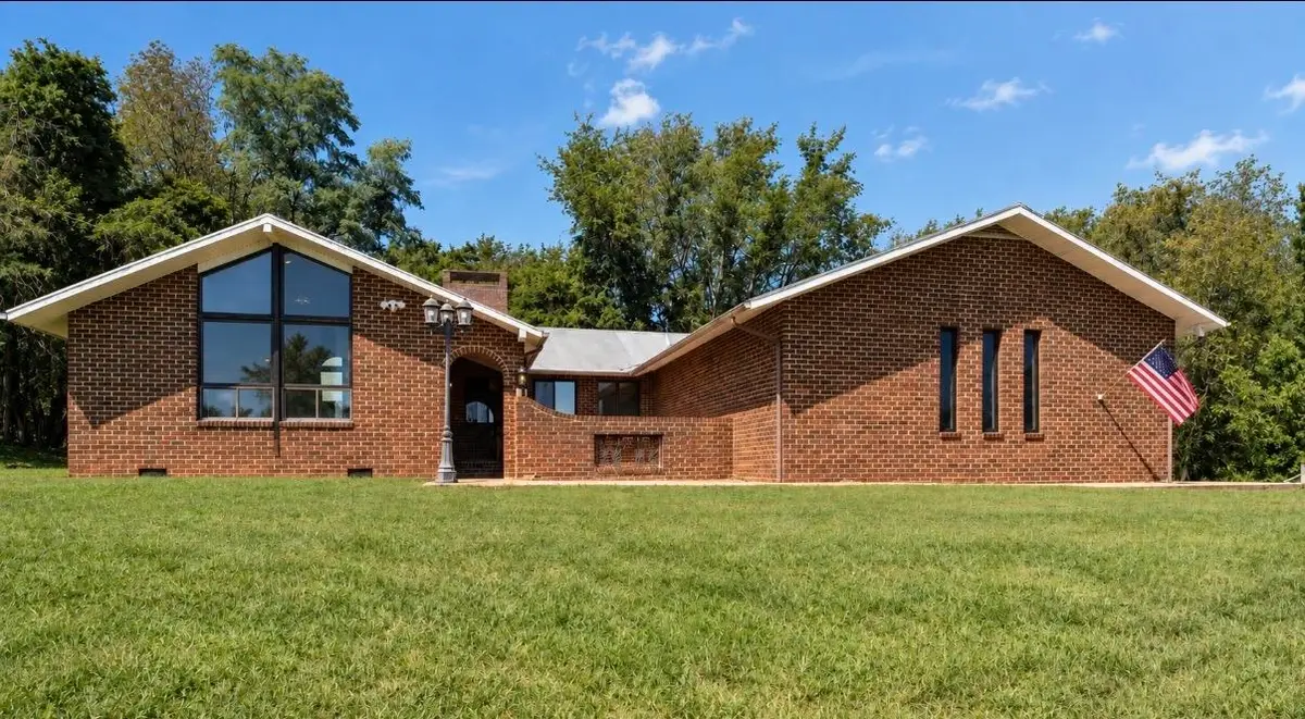 4998 Scenic Hwy, Bridgewater, VA 22812 - #1
