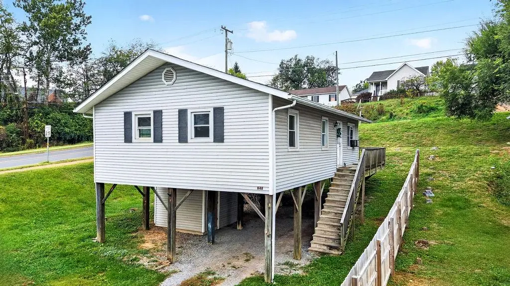 848 Fairfax Ave, Waynesboro, VA 22980 - #1