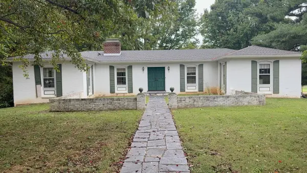 1249 Nova Dr, Waynesboro, VA 22980