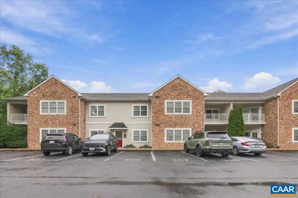 1410 Coalter St N, Staunton, VA 24401