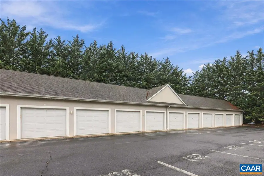 1410 N Coalter St, Staunton, VA 24401 - #3