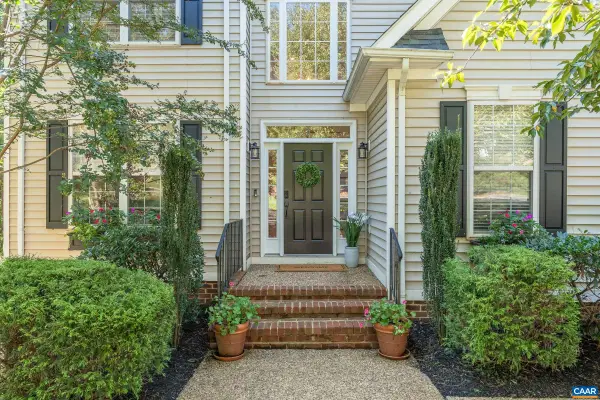 526 Fontana Dr, Charlottesville, VA 22911