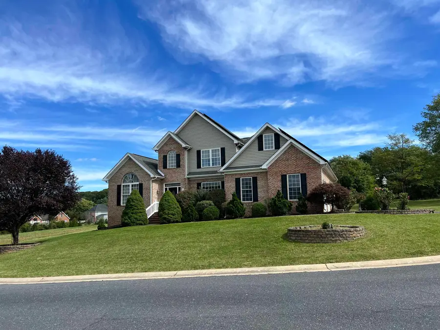 86 Meadow Glen Dr, Staunton, VA 24401 - #2