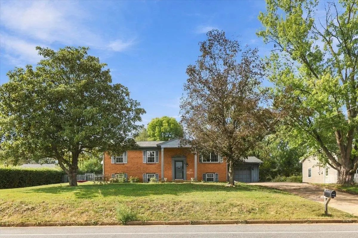 660 Blue Ridge Dr, Harrisonburg, VA 22802 - #1