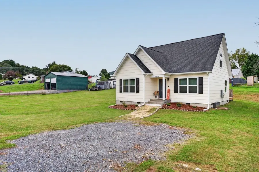 16620 E Spring St, Elkton, VA 22827 - #2