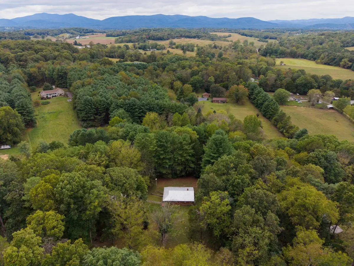 801 Union Church Rd, Churchville, VA 24421 - #1