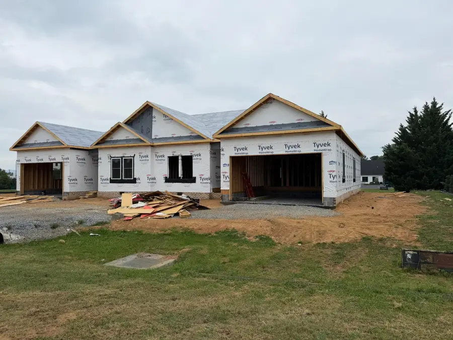 8 Meriwether Cir, Stuarts Draft, VA 24401 - #2
