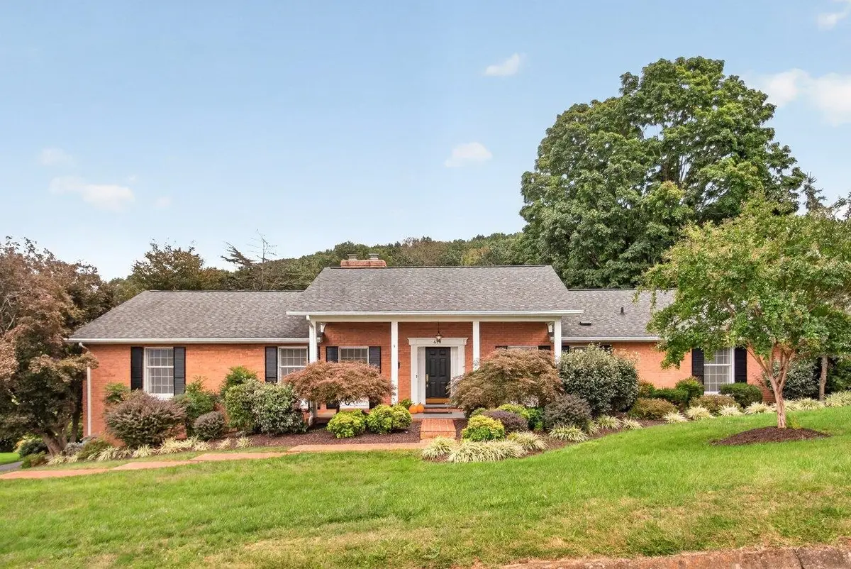 418 Fairway Dr, Harrisonburg, VA 22802 - #1
