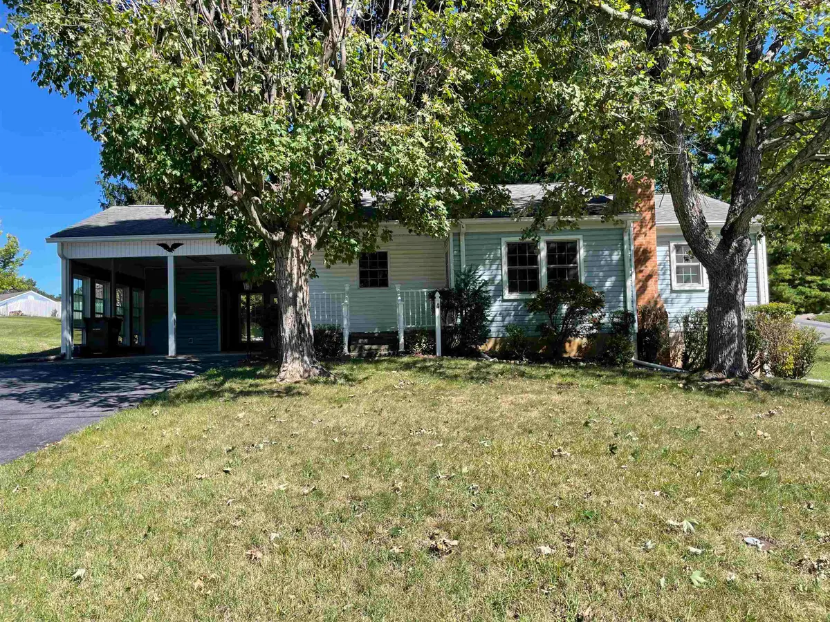 201 Robin Hood Rd, Staunton, VA 24401 - #1
