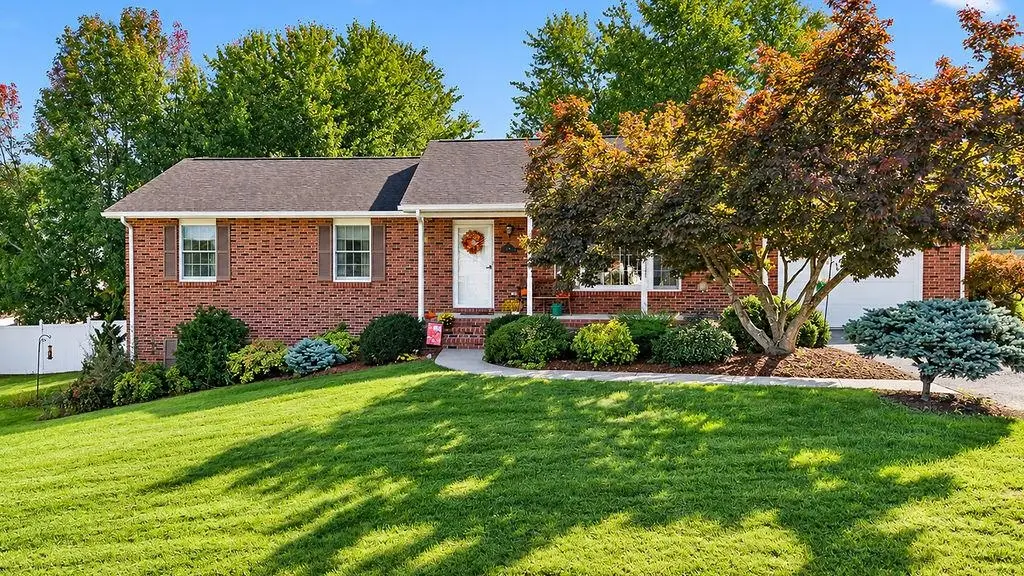 94 Valley View Ave, Mount Sidney, VA 24467 - #1