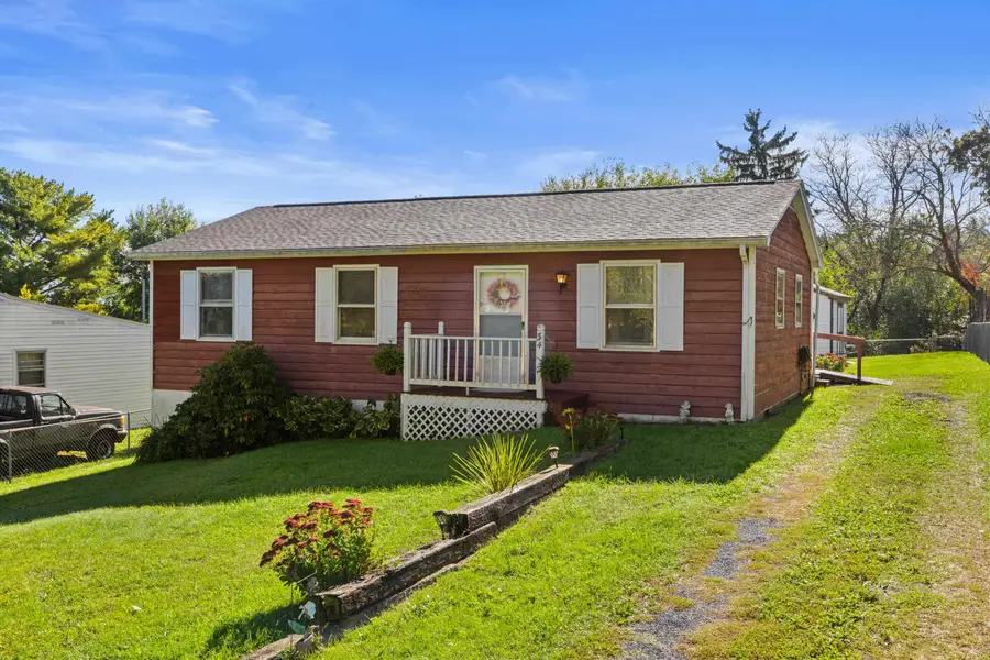 34 Augusta St, Verona, VA 24482 - #3