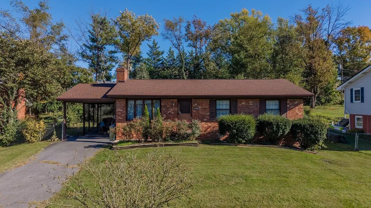 1154 Stuart St, Harrisonburg, VA 22802 - #1