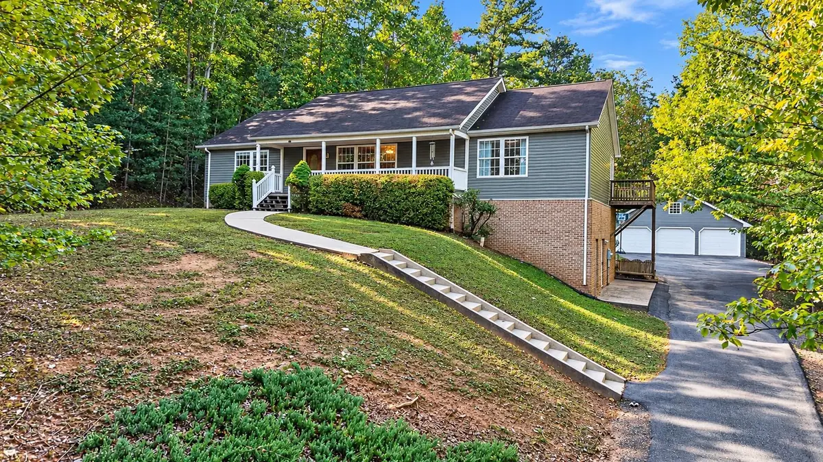 145 S Woodland Ave, Buena Vista, VA 24416 - #1
