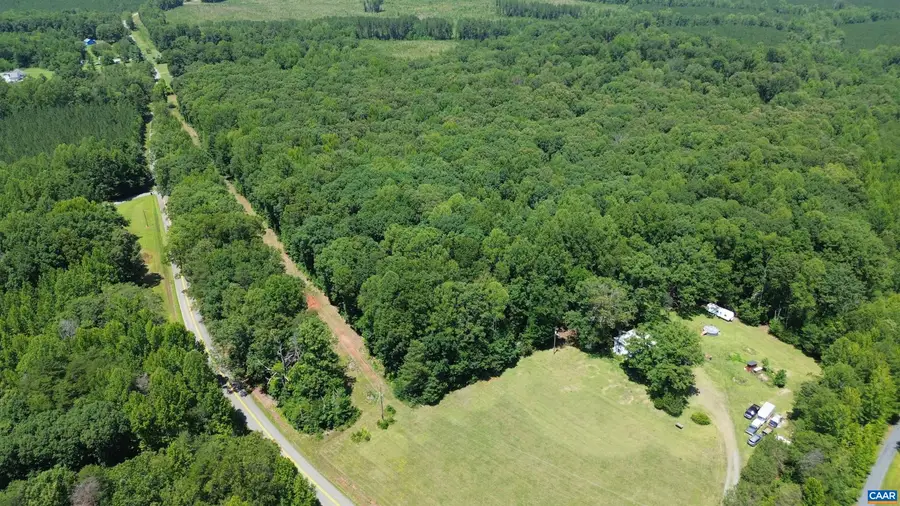 3818A Stage Junction Rd, Columbia, VA 23038 - #3