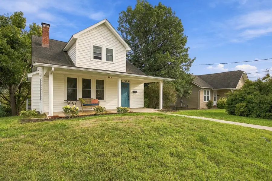 738 Highland Ave, Waynesboro, VA 22980 - #2