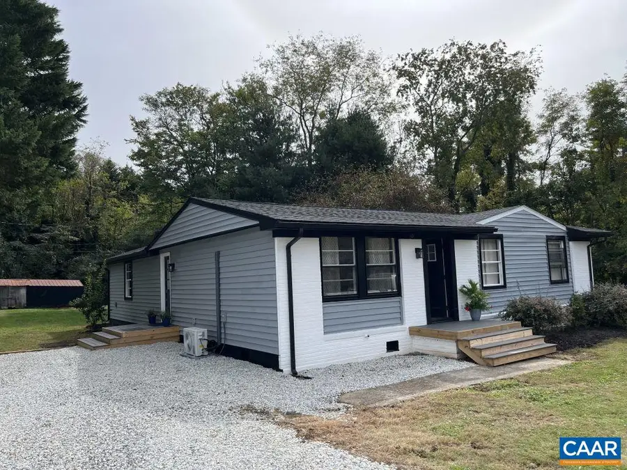 107 Court St, Lovingston, VA 22949 - #3
