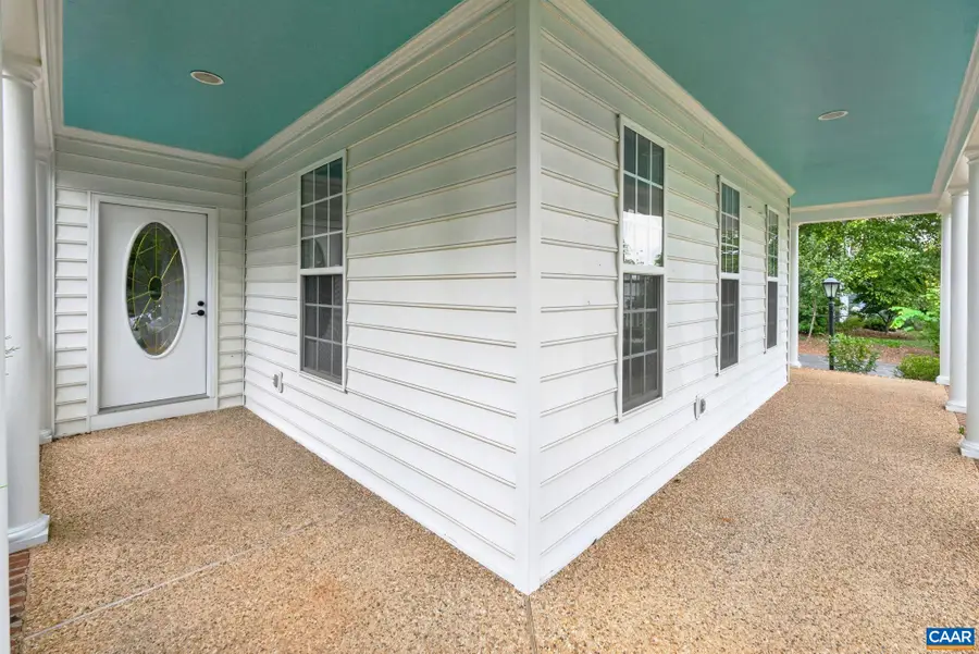 938 Braeburn St, Crozet, VA 22932 - #2