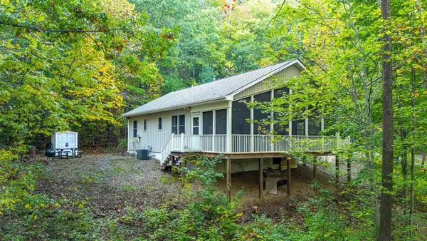 2024 Cutbank Ln, Elkton, VA 22827