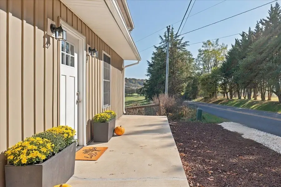 4091 Spring Hill Rd, Staunton, VA 24401 - #2