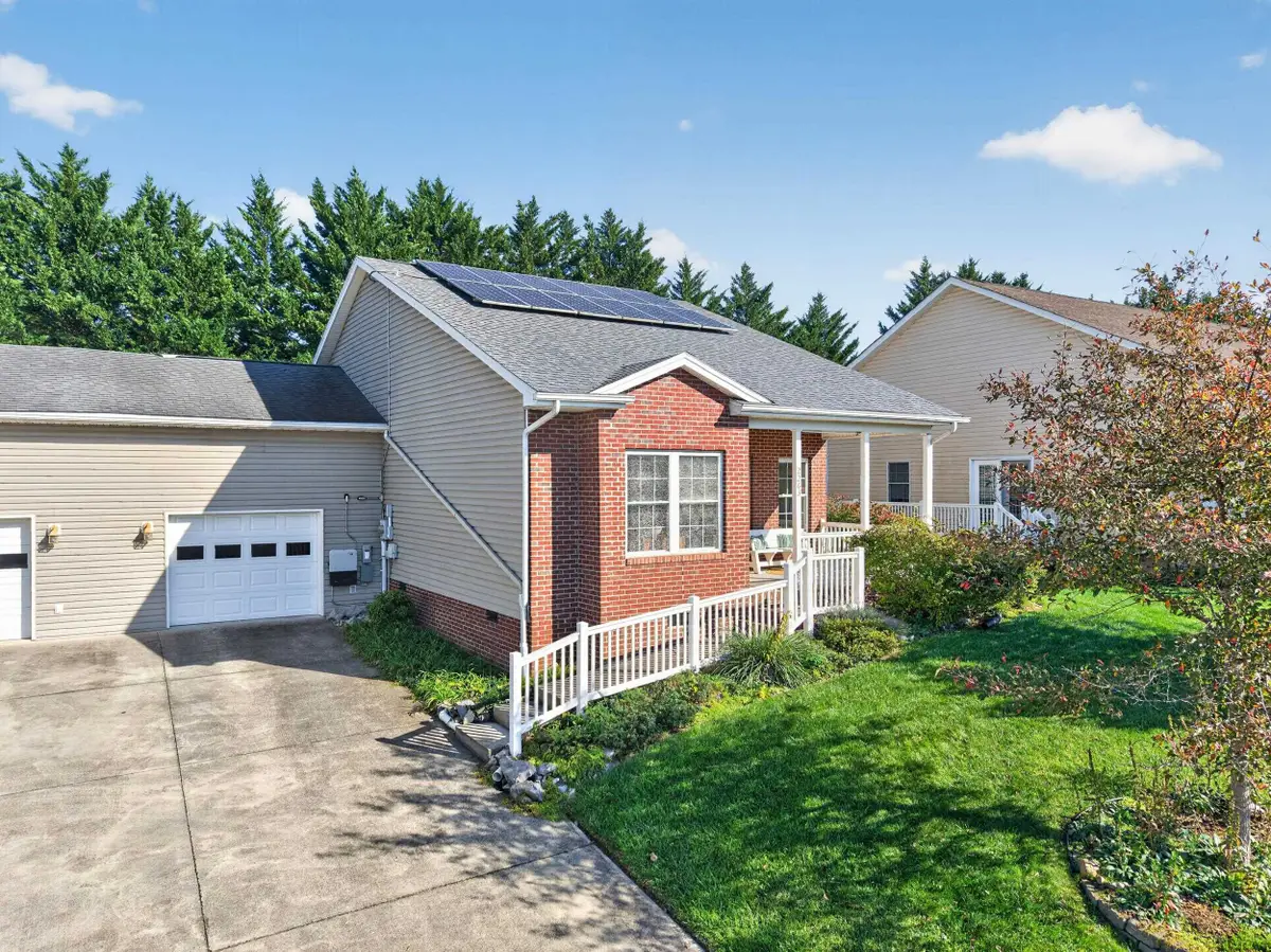 2263 Lake Terrace Dr, Harrisonburg, VA 22802 - #1