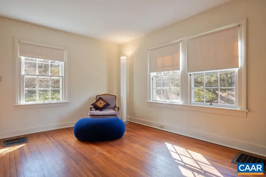 907 Cottage Ln, Charlottesville, VA 22903 - #3