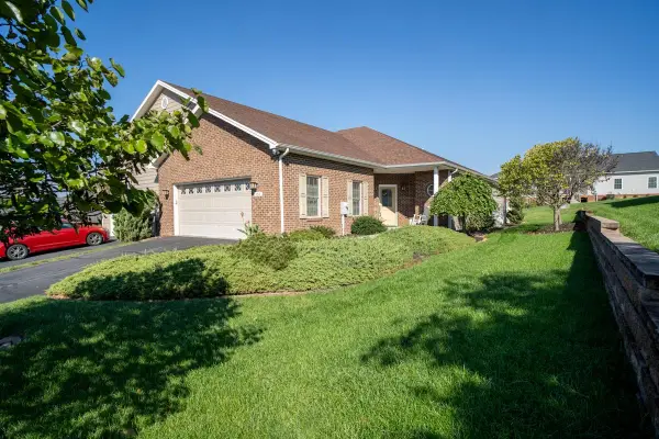 104 Hollen Mill Ct, Bridgewater, VA 22812
