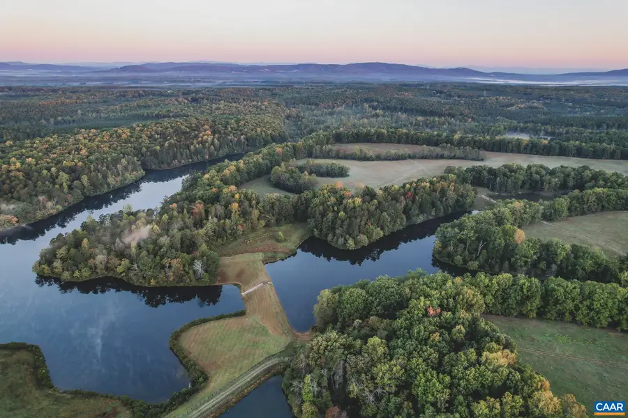 275 Rolling Rd S, Scottsville, VA 24590 - #2