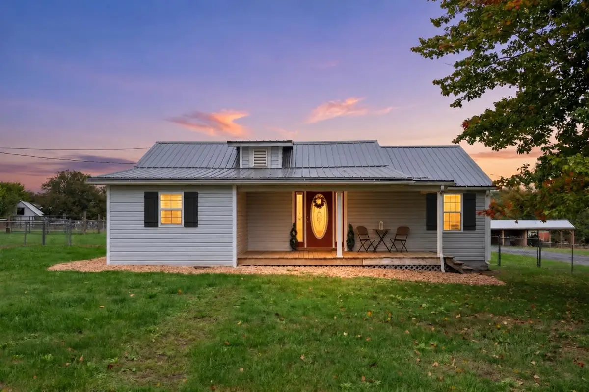 330 Howardsville Tpke, Stuarts Draft, VA 24477 - #1