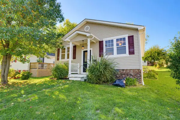 817 Sherwood Ave, Waynesboro, VA 22980