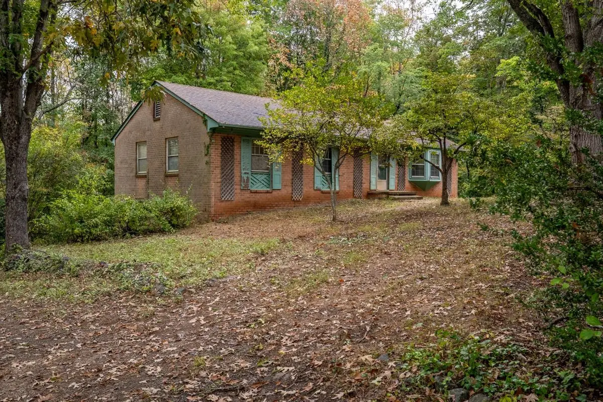 1544 Overlook Dr, Charlottesville, VA 22903 - #1