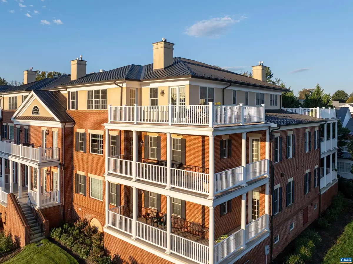 435 White Gables Ln, Charlottesville, VA 22903 - #1