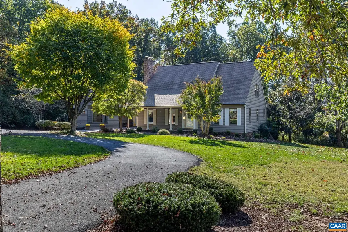 686 E F St, Elkton, VA 22827 - #1