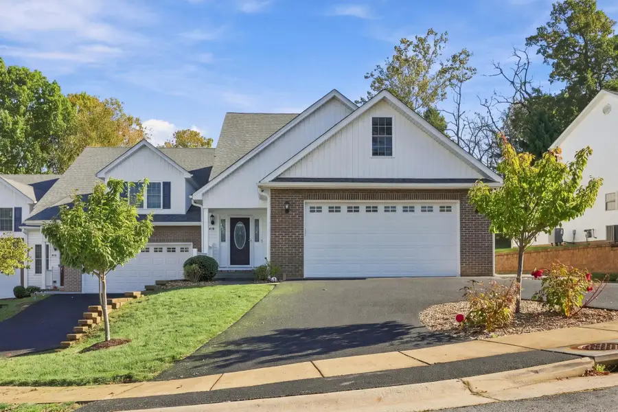 418 Collinswood Dr, Staunton, VA 22401 - #2