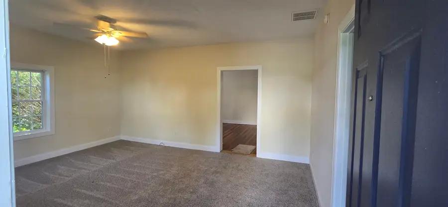 617 Western Rd, Waynesboro, VA 22980 - #2